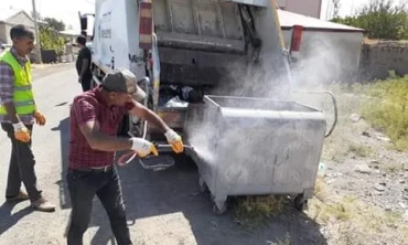 Iğdır Belediyesi Çalışıyor - Çöp Konteynırları Yıkanıyor