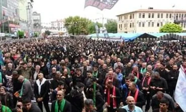 IĞDIR'DA SÜNNİ VE ŞİA MÜSLÜMANLARIN DİNMEYEN ORTAK ACISI: HZ. HÜSEYİN'İN YEZİD TARAFINDAN ŞEHİT EDİLİŞİNİN 1380. YILI ANILDI