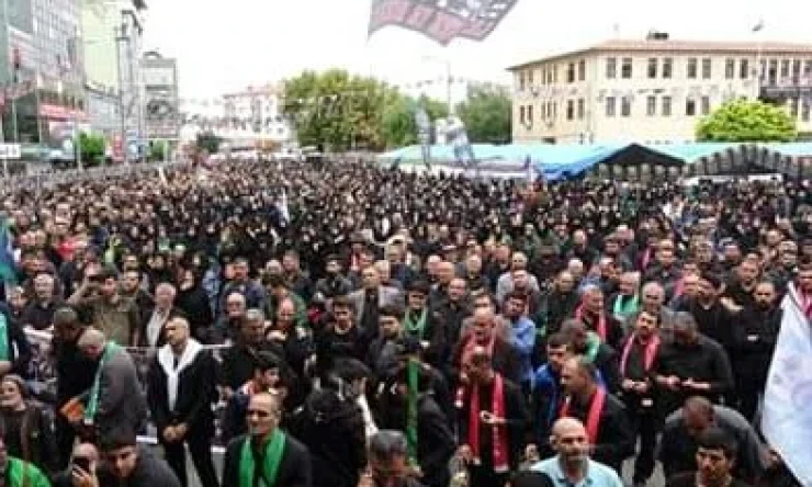IĞDIR'DA SÜNNİ VE ŞİA MÜSLÜMANLARIN DİNMEYEN ORTAK ACISI: HZ. HÜSEYİN'İN YEZİD TARAFINDAN ŞEHİT EDİLİŞİNİN 1380. YILI ANILDI