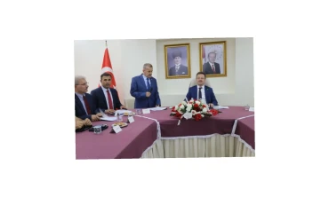 Belediye Başkanı Akkuş Valilikte Belediyenin Çalışmalarını Anlattı