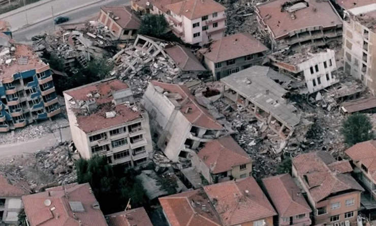 Deprem anı an itibariyle kameralarada