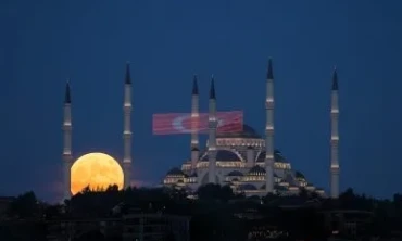 cami'lerde sela okundu