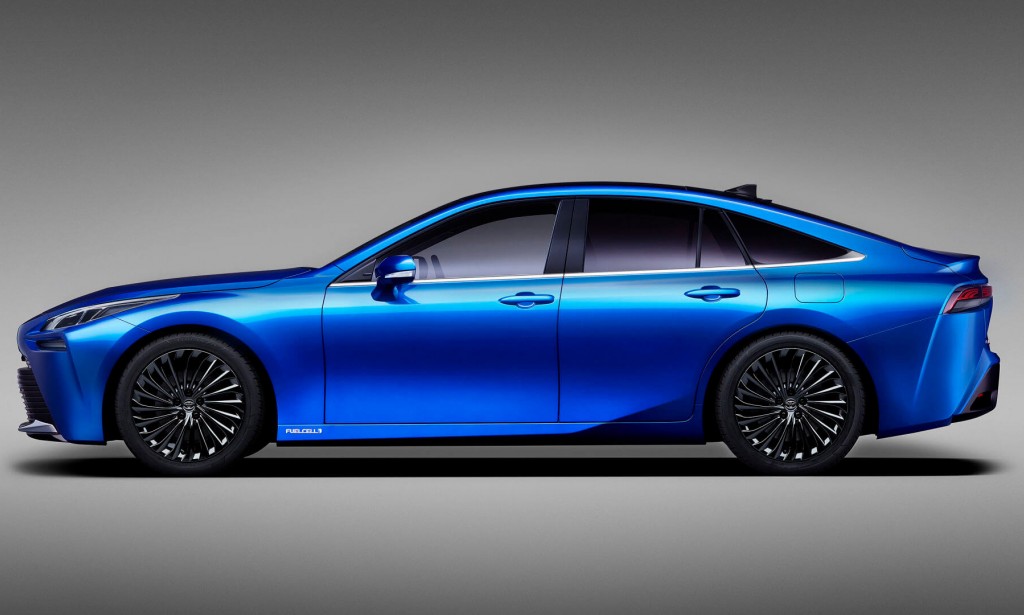 Toyota, hidrojen yakıtı ile çalışan lüks otomobilinin ikinci nesli olan yeni Mirai konseptini ortaya koyuyor