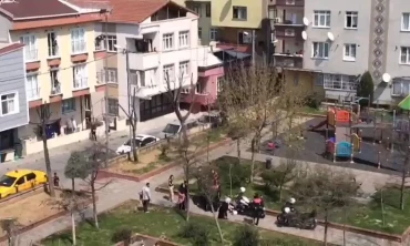 Sokağa çıkma yasağına uymayanlar polise saldırdı