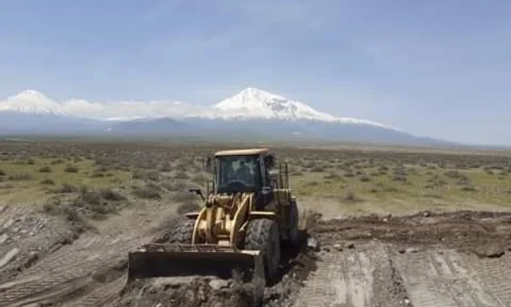 İL ÖZEL İDARESİNİN AĞRI DAĞI EROZYON SAHASINDA BULUNAN  SEL TAŞKINLARIYLA MÜCADELE ÇALIŞMASI