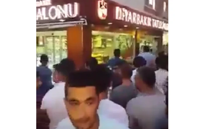 Gidiniz güneydoğu ve doğu anadoluya orda insanlık görün ayıp.