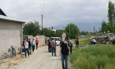 Gardiyan Bompalı Tüfekle İntihar Etti