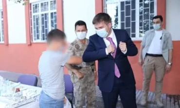 Kurban Bayramını tek tek tebrik ederek çocuklarımız ile bir süre sohbet etti