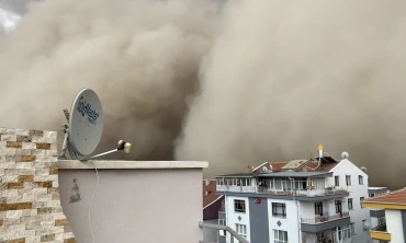 Kum fırtınası! Ankara Polatlı ilçesi karanlığa büründü