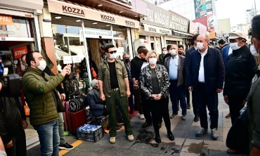 İnce, “Biz bugün Nahçıvan’a gitmek istedik, güvenlik gerekçesi ile izin vermediler onun için buradayız” dedi