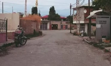 Köy muhtarımız nerede? Köyün minibüsleri niye çalışmıyor