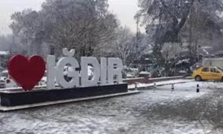 7 ilde sokağa çıkma kısıtlamasının başlanmasının ardından cadde, sokaklar boş kaldı