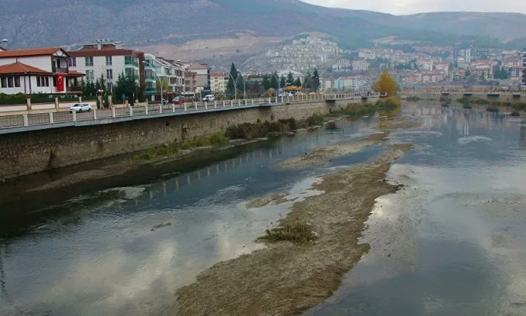 Yeşilırmak Nehri Kurudu
