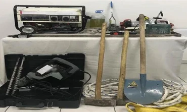 Iğdır'da kazı yaparken yakalandılar