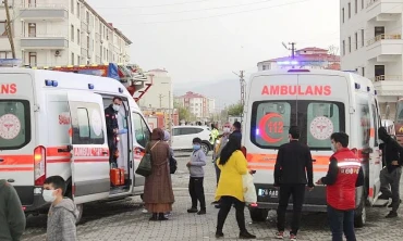Iğdır’da bir binaya ait elektrik panosunun bir anda patlama oldu