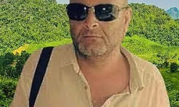 Parti'de iki rollü siyasetçi düşünür!