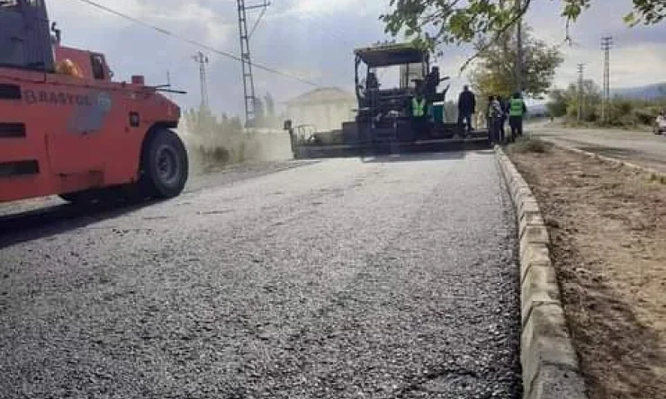 KÖYDES 2021 yılı Bsk Asfalt Çalışmaları ilçelerde ve Merkez köylerde Devam Ediyor