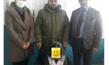Engelli kız öğrenciye tekerli sandalye  sevinci