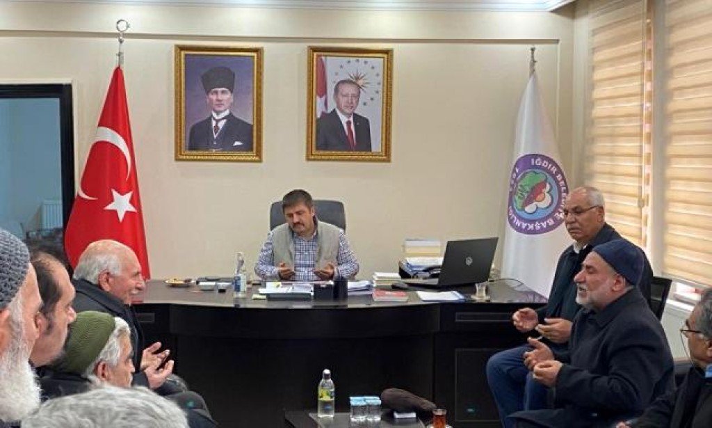 Vali H. Engin Sarıibrahim Iğdır'da husumetli iki 2 aile barıştırıldı