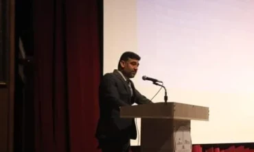 Başkan Ayaz'ın Kürsüde Etkili hitabını samimi Duygularıyla hitap etti