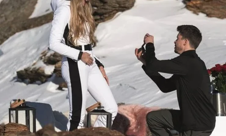 Dünyaca Ünlü Modele Romantik Evlilik Teklifi