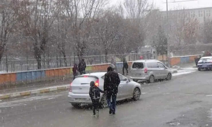 Iğdır'da 34  köy yolu ulaşıma kapandı