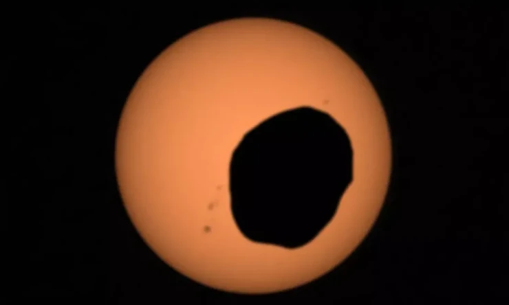 NASA'nın Azim gezicisi Mars'tan güneş tutulması videosunu çekiyor