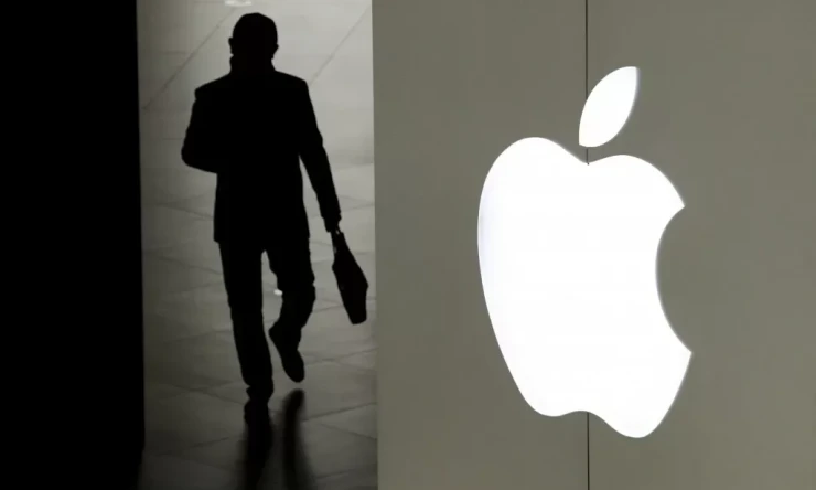 Apple, mühendisleri ticari sırları çalmak için kandırdığı iddiaları üzerine gizli girişime dava açtı