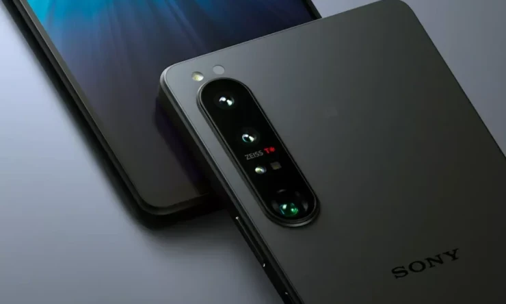Sony, telefon kameralarının birkaç yıl içinde DSLR'leri gölgede bırakacağına inanıyor