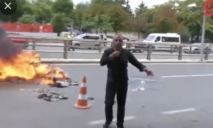 Son akaryakıt zamlarından sonra bir vatandaş TBMM önünde aracını yaktı