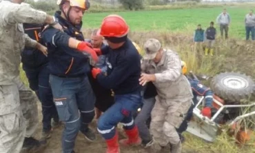 Kullandığı traktörün yağmur nedeniyle devrilmesi sonucu hayatını kaybetti