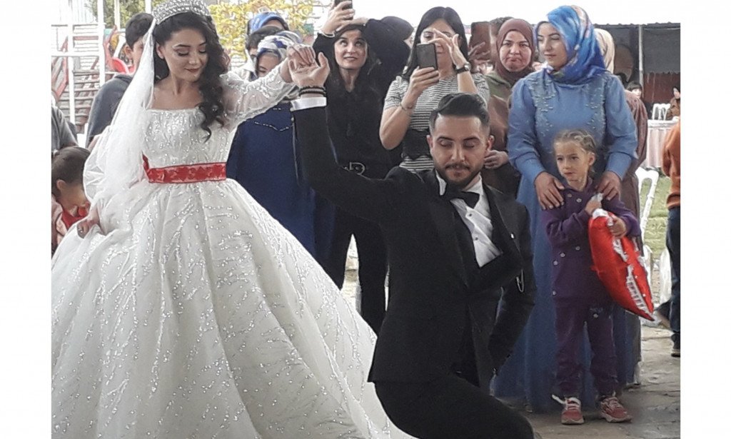 Yusufoğlu ve Kaman ailelerinin nikah törenindeki mutluluğu