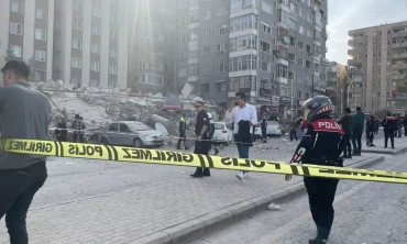 Şanlıurfa'da 6 katlı bina çöktü