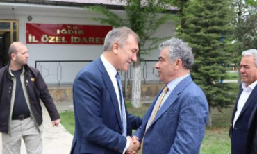 Burukan Aşiret büyüklerinden Sayın İdris Akkuş bir araya geldiler