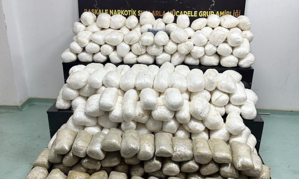 Başkale İlçesi Kırsalında Büyük Ölçekli Uyuşturucu Operasyonu Gerçekleştirildi