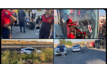 Şanlıurfa-Mardin Karayolu'nda Meydana Gelen Trafik Kazasında 2 Kişi Hayatını Kaybetti, 25 Kişi Yaralandı