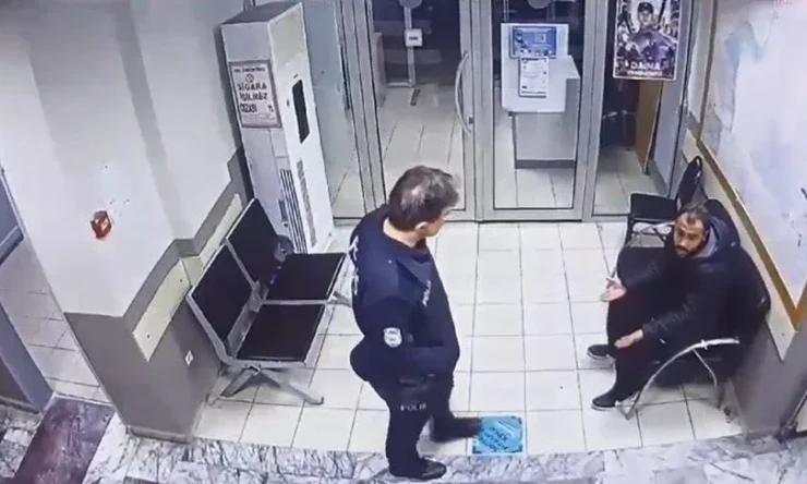 Karakolda Polislere Saldırı Görüntüleri Tartışma Yarattı