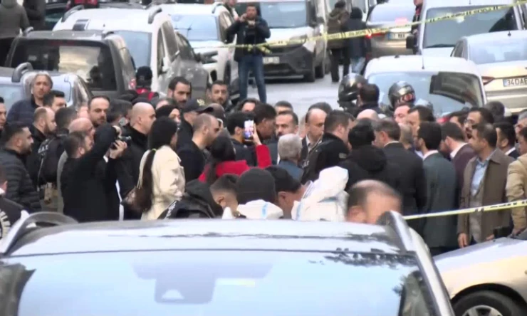 Küçükçekmece’de AK Parti Adayına Seçim Çalışması Sırasında Uzun Namlulu Silahla Saldırı