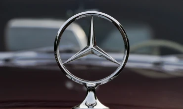Mercedes-Benz, Elektrikli Araç Stratejisinde Rotayı Değiştiriyor: 2030 Hedefleri Yeniden Şekilleniyor