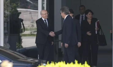 Mehmet Şimşek ve Yalçın Karatepe Görüşmesi: Kırmızı Dosyanın Sırrı ve Asgari Ücret Zammı Tartışmaları