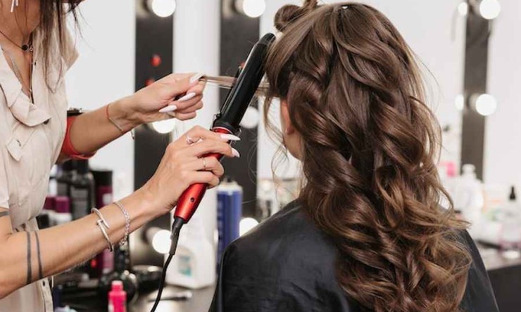 Kuaför ve Berberlerden 'Pazar Günü Tatil' Kararına Tepki: "Bu Karar Yeniden Gözden Geçirilmeli"