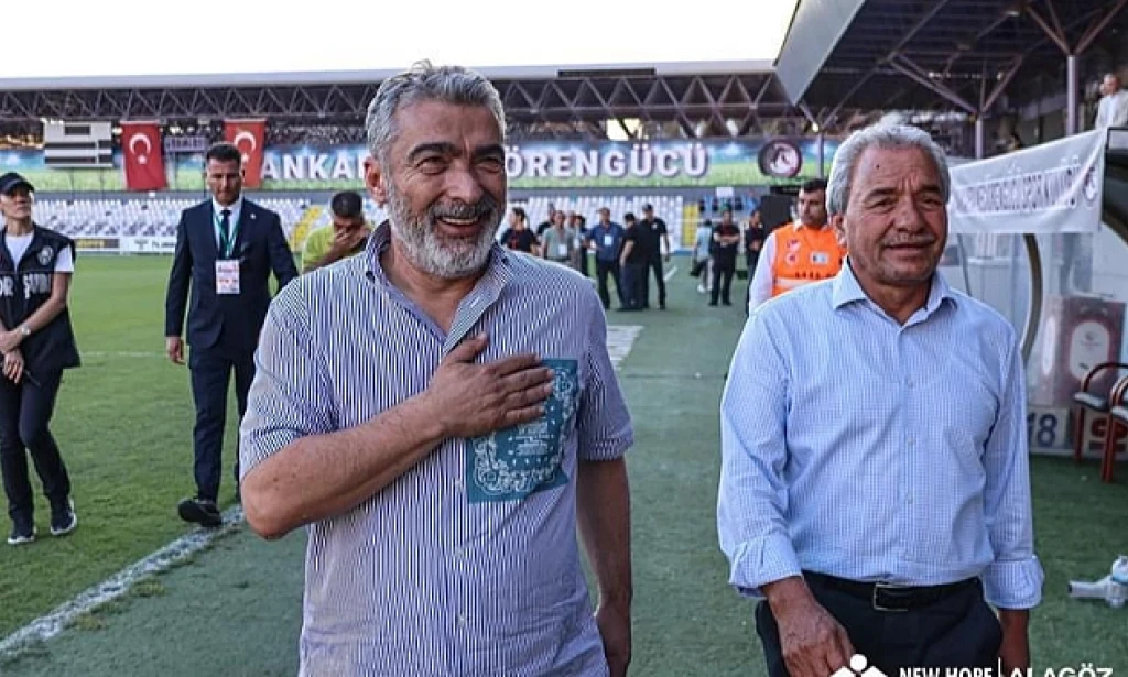 Cantürk Alagöz Ve Fazıl Alagöz'den Farklı Galibiyet Sonrası Anlamlı Jest: Futbolcuları Kutladı, Taraftarı Selamladı