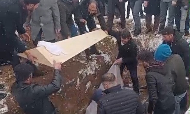 Muş’ta 7 Çocuk Annesi, Eşi Tarafından Silahla Öldürüldü