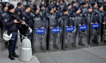 İstanbul'da Eylem Yasağı Uzatıldı, Şehir Giriş Çıkışlarına Kısıtlama Getirildi