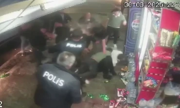 Sakarya'da Tekel Bayiinde Şiddetli Kavga: Emekli Polis Memuru Ağır Yaralandı, Çoğu 18 Yaş Altı 15 Kişi Gözaltında