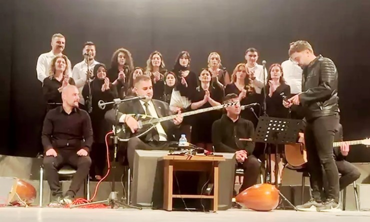 Neşet Ertaş Iğdır’da Unutulmadı: Başsavcı Meriç Dede’den “Gel Sevelim” ve “Yandı Bağrım” Performansı
