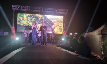 Iğdır'da "Anayasa ve Egemenlik Yılı" Coşkusu Konser ve Defileyle Kutlandı