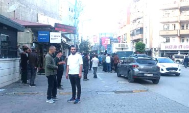 Iğdır’da Şehir Merkezinde Silah Sesleri: Park Halindeki Araç Kurşunların Hedefi Oldu