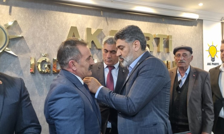 Iğdır’da yerel siyasette DEM Parti’den istifa ederek AK Parti saflarına katıldı